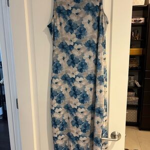 bebe Blue and White Floral Midi Dress